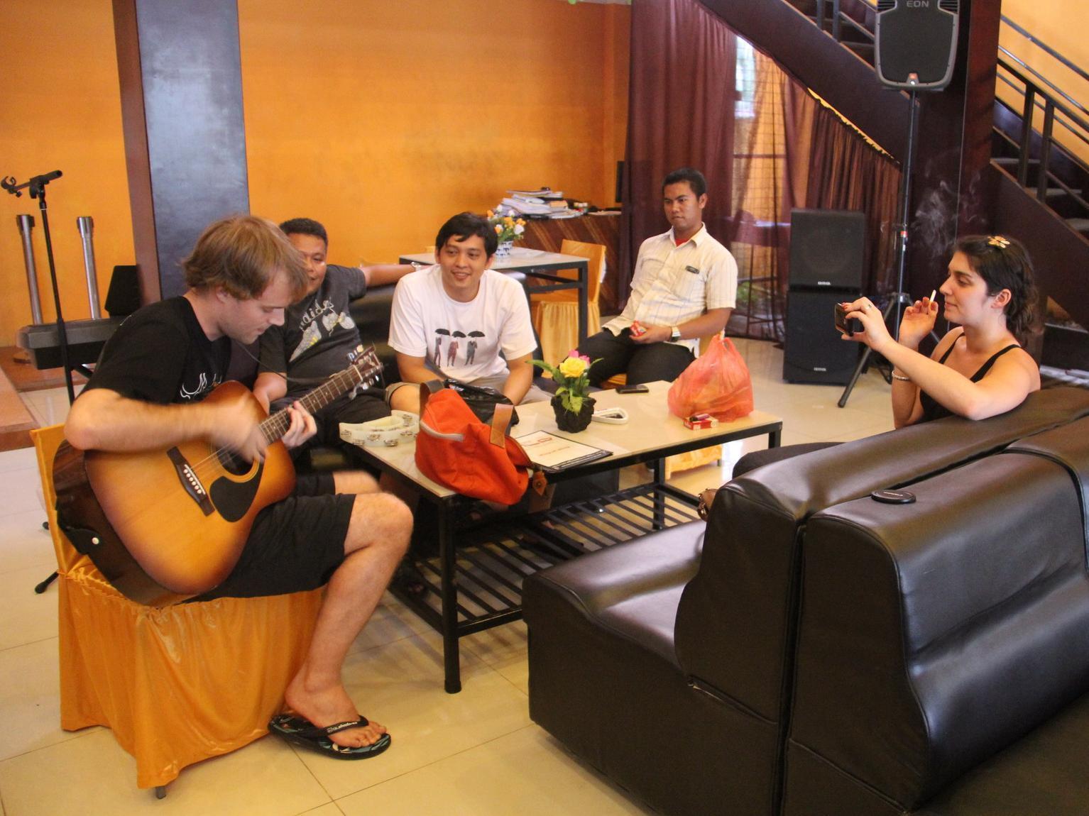 Hotel Sing A Song Pematang Siantar Bagian luar foto