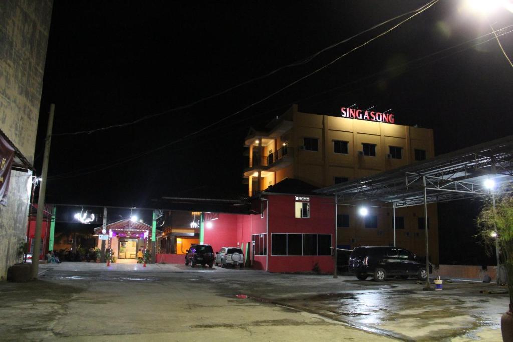 Hotel Sing A Song Pematang Siantar Bagian luar foto