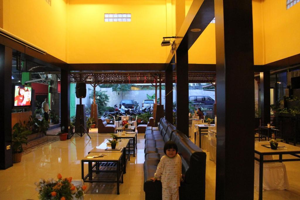 Hotel Sing A Song Pematang Siantar Bagian luar foto